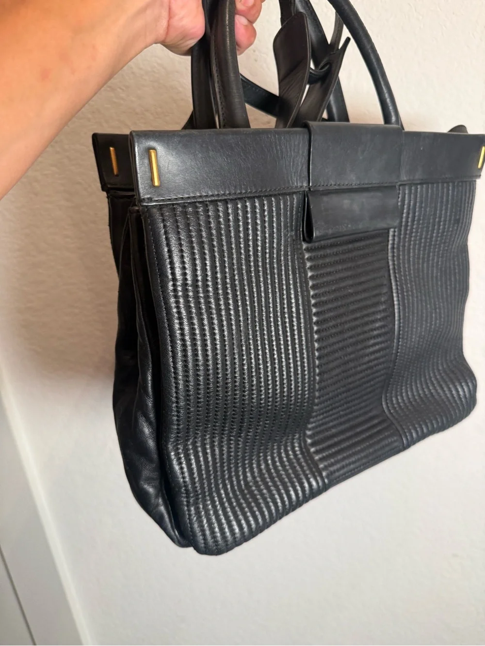 Marc Jacobs black Ribbed Leather Tote Bag with Gold louis christian lv tory